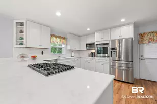 212 Pinecrest Ln, Fairhope, AL 36532 - Photo 9