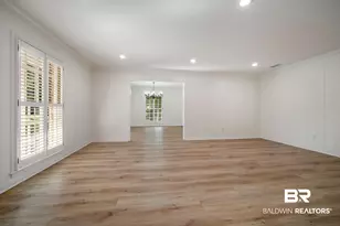 301 E Indian Creek Dr, Mobile, AL 36607 - Photo 3