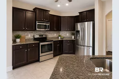 550 Leeds Ct, Foley, AL 36535 - Photo 5