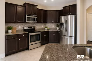 550 Leeds Ct, Foley, AL 36535 - Photo 5