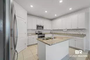 7021 Shallow Brook Ct, Gulf Shores, AL 36542 - Photo 11