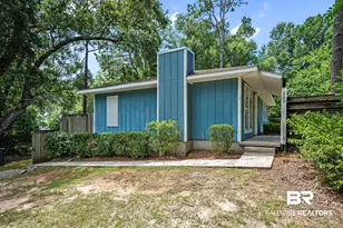 388 Pecan Ave, Fairhope, AL 36532 - Photo 1