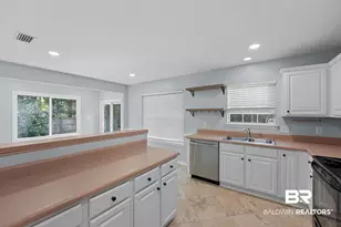 836 Willow Pointe Dr E, Mobile, AL 36695 - Photo 9