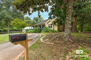 660 Bellangee Ave, Fairhope, AL 36532 - Photo 3