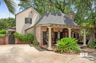 209 Magnolia Ave, Fairhope, AL 36532 - Photo 3