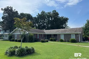 57 N Ingleside St, Fairhope, AL 36532 - Photo 1