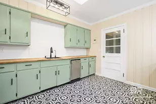 2566 Riverside Dr, Mobile, AL 36605 - Photo 15