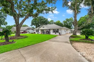 1427 Pineridge Dr, Gulf Shores, AL 36542 - Photo 3
