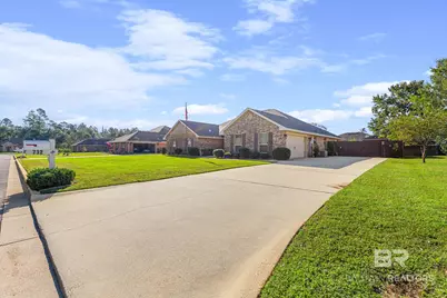 732 Edinburgh Avenue, Foley, AL 36535 - Photo 3