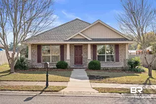 319 Bloomsbury Ave, Fairhope, AL 36532 - Photo 1