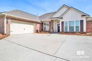 8715 Bainbridge Dr, Daphne, AL 36526 - Photo 1
