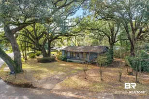 907 Dauphine Cir, Daphne, AL 36526 - Photo 1