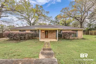 225 Denise Ln, Spanish Fort, AL 36527 - Photo 1