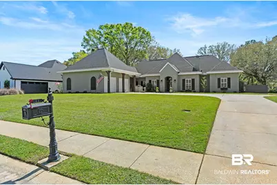 204 S Tee Drive, Fairhope, AL 36532 - Photo 1