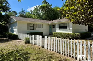 382 Pecan Ave, Fairhope, AL 36532 - Photo 1