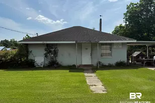 315 S Hoyle Ave, Bay Minette, AL 36507 - Photo 1