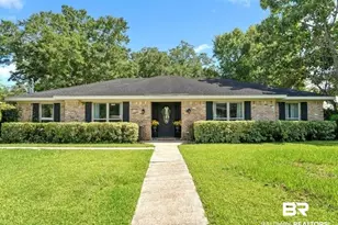 154 Country Club Dr, Daphne, AL 36526 - Photo 1
