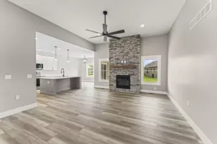 755 W Bentley Cir, Troy, OH 45373 - Photo 7