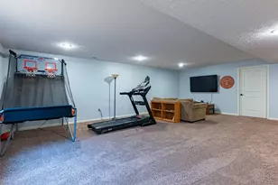 720 Sherwood Dr, Troy, OH 45373 - Photo 25