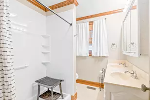 201 E Pearl St, Wapakoneta, OH 45895 - Photo 29