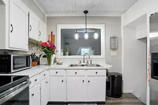 409 S Pine St, Wapakoneta, OH 45895 - Photo 13