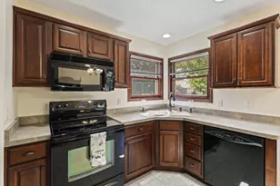 1479 Lantern Ln, Troy, OH 45373 - Photo 11