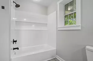 210 N Oakley Ave, Columbus, OH 43204 - Photo 15