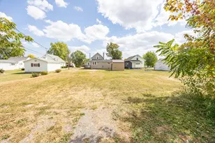 1156 S Greenwood St, Bellefontaine, OH 43311 - Photo 11