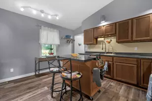 1495 W Choctaw Dr, London, OH 43140 - Photo 9