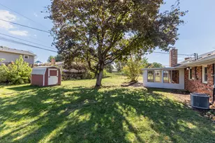 1075 Crestview Dr, Troy, OH 45373 - Photo 9