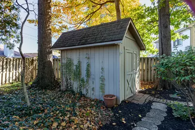1013 Arapaho Trail, Tipp City, OH 45371 - Photo 33