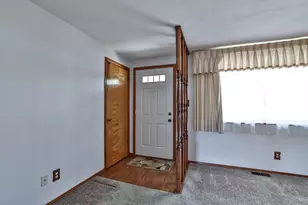 210 Zimmerman St, New Carlisle, OH 45344 - Photo 5