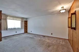 210 Zimmerman St, New Carlisle, OH 45344 - Photo 9