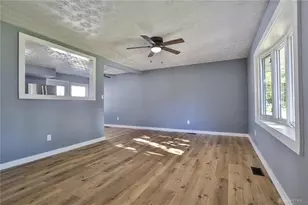 389 N Garber Dr, Tipp City, OH 45371 - Photo 5