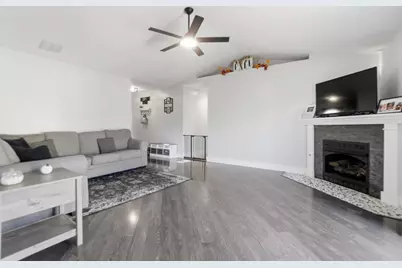 107 Marilyn Way, Brookville, OH 45309 - Photo 7