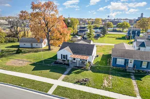 9 E Silver St, Wapakoneta, OH 45895 - Photo 19