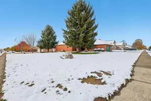 915 Winston Ln, Tipp City, OH 45371 - Photo 51