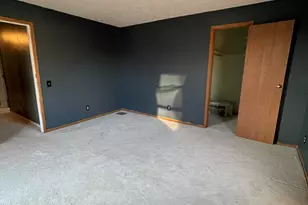 137 N Stanley St, Bellefontaine, OH 43311 - Photo 29