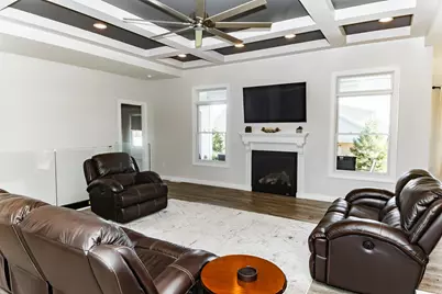 1018 Hunters Ridge Drive, Tipp City, OH 45371 - Photo 11