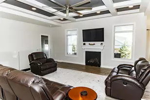 1018 Hunter's Ridge Dr, Tipp City, OH 45371 - Photo 11