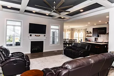 1018 Hunters Ridge Drive, Tipp City, OH 45371 - Photo 9