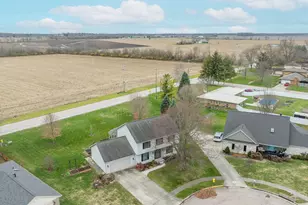 830 Pinehurst Dr, Tipp City, OH 45371 - Photo 5