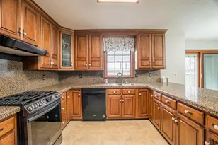 830 Pinehurst Dr, Tipp City, OH 45371 - Photo 11