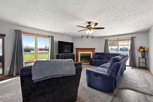 11501 Zeller Dr, New Carlisle, OH 45344 - Photo 17