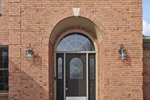 82 N Countryside Dr, Troy, OH 45373 - Photo 5