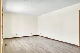 521 N Julia St, Urbana, OH 43078 - Photo 13