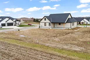 995 Rosenthal Dr, Tipp City, OH 45371 - Photo 5