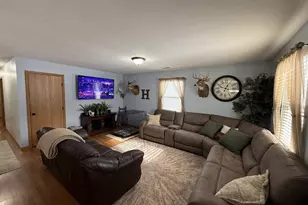 203 Oakcrest Ct, Russells Point, OH 43348 - Photo 3