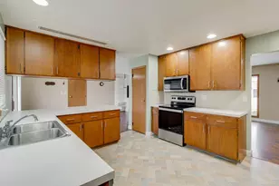 909 Clover Ln, Celina, OH 45822 - Photo 9