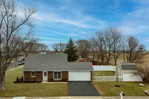 401 Kings Chapel Dr, Troy, OH 45373 - Photo 35